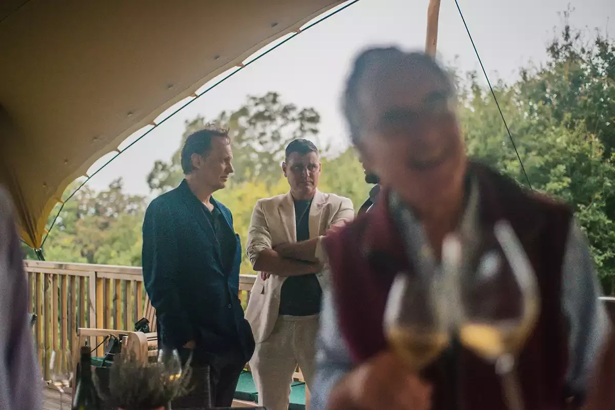 Weyborne Estate: Alone I wander