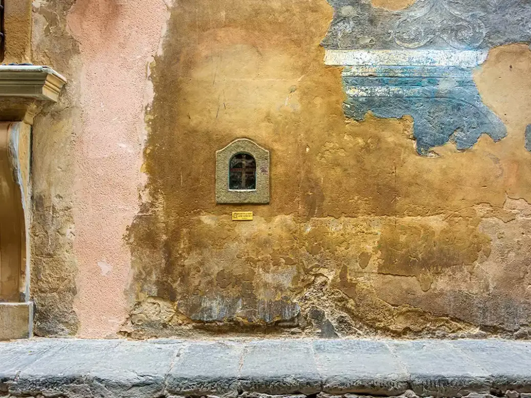 Wine windows, buchette del vino, in Florence,.