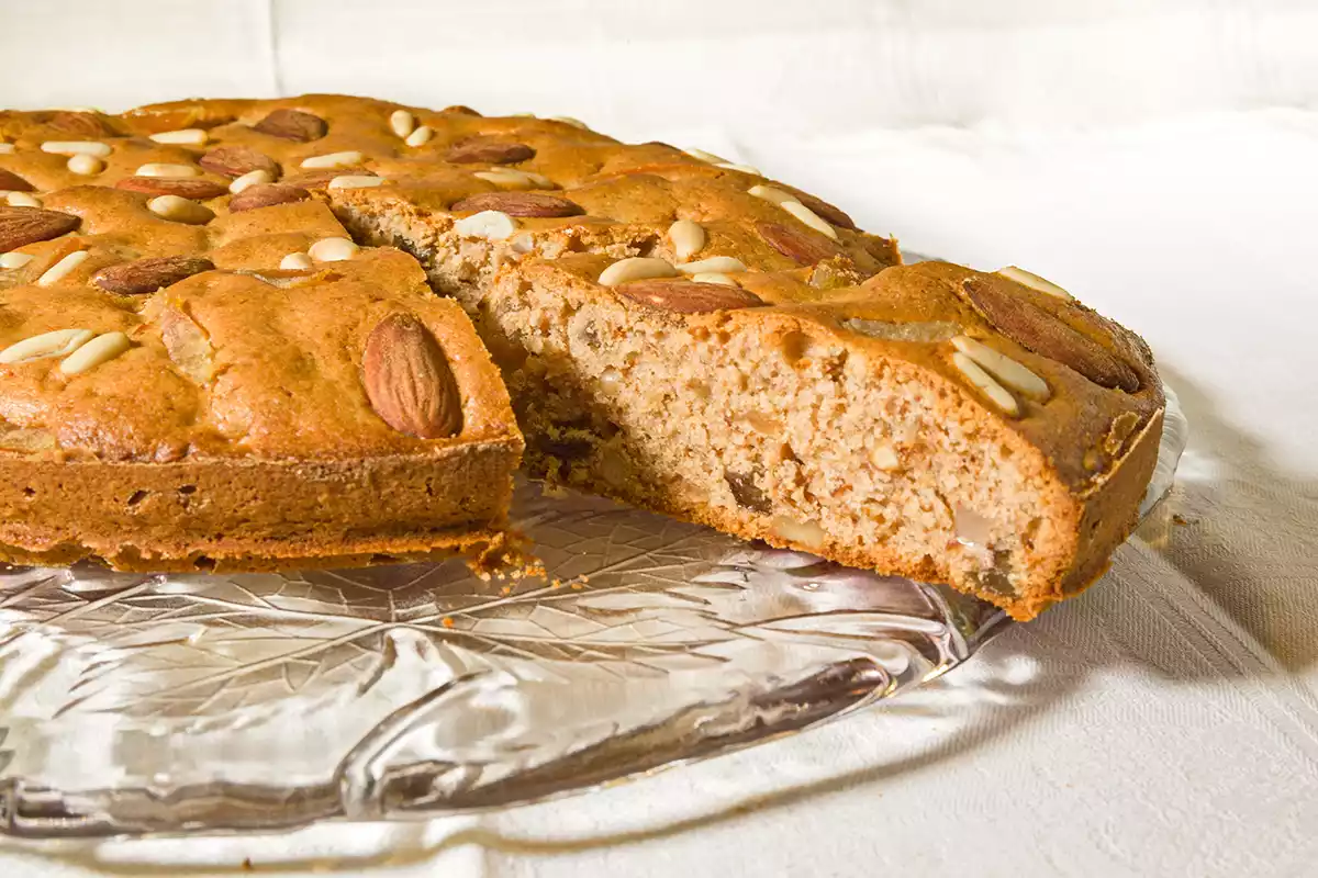 At the table: <em>Zelten</em>